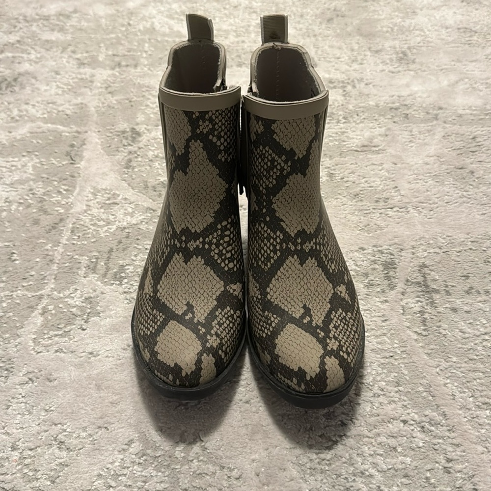 Lucky Brand Rubber Snakeskin Rainboot
